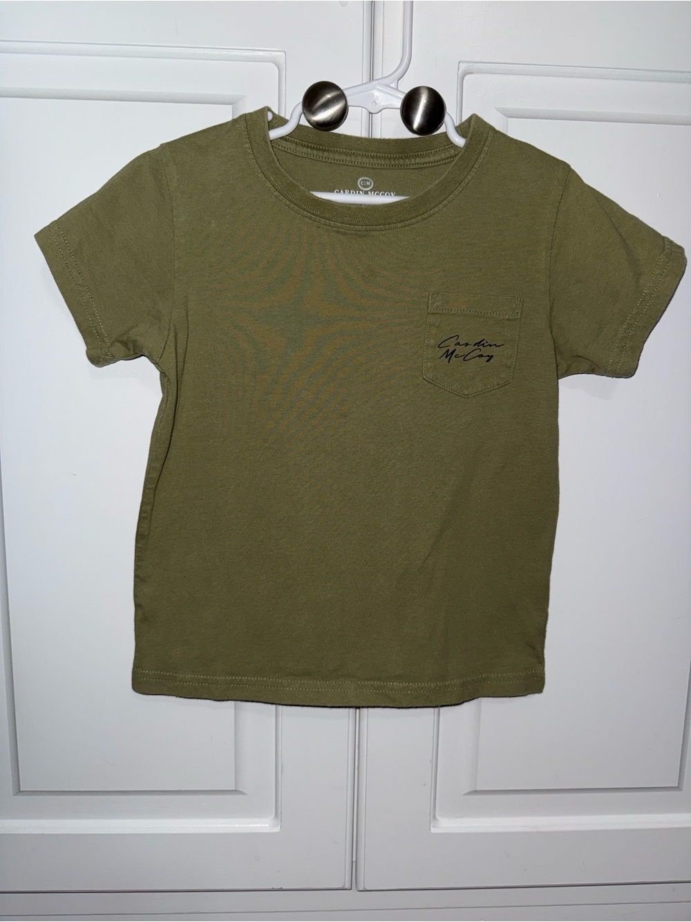 Casual Olive Pocket Tee for Kids - Neutral Short Sleeve